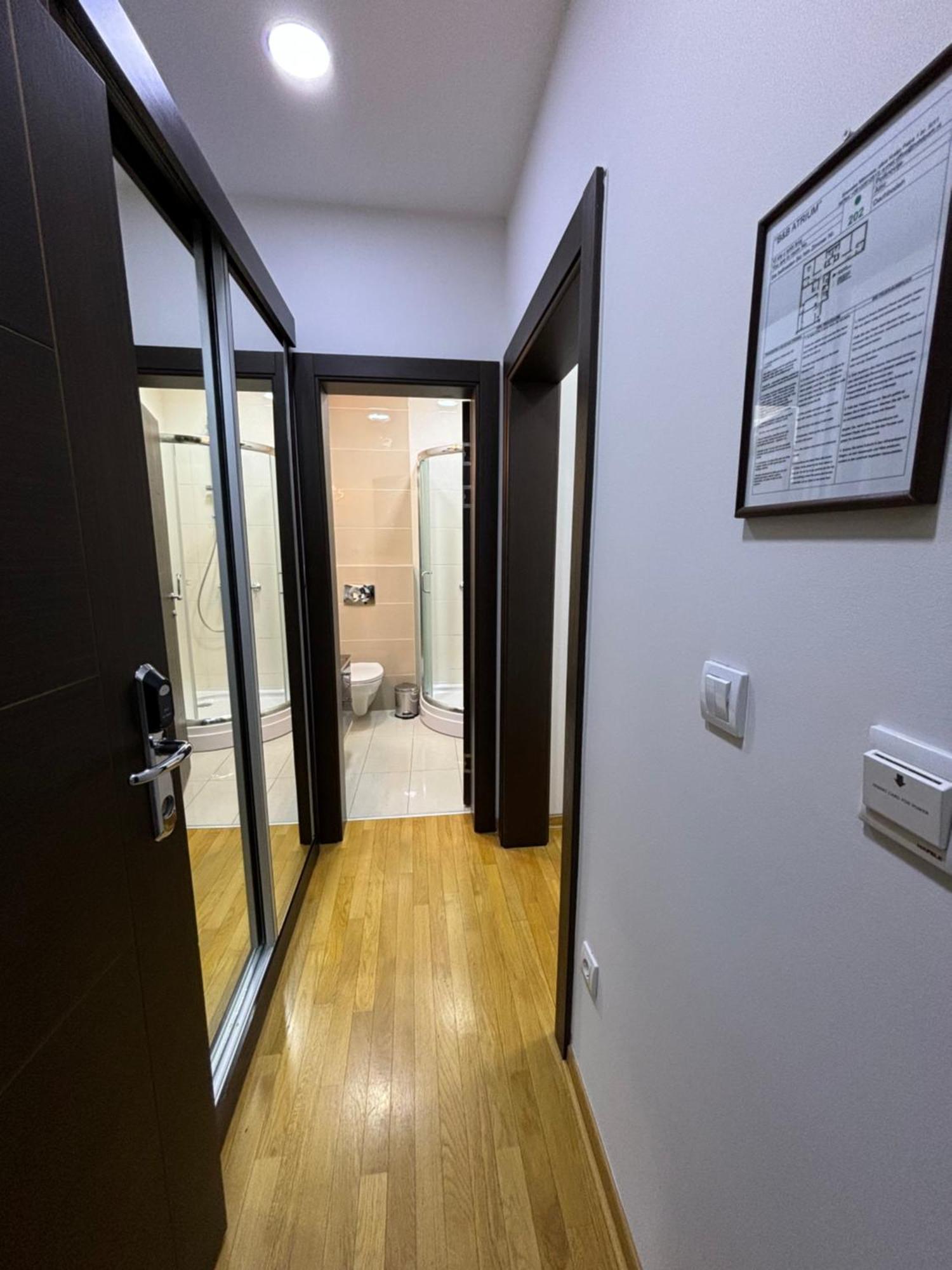 斯雷姆斯卡米特罗维察Atrium住宿加早餐旅馆 外观 照片